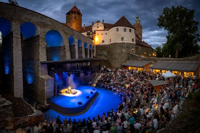Burgarena Schlaining während eines Abendkonzerts 