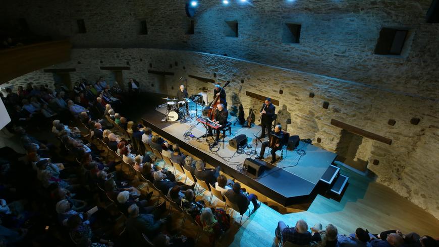 Roman Grinberg auf der Bühne im Granarium 2025