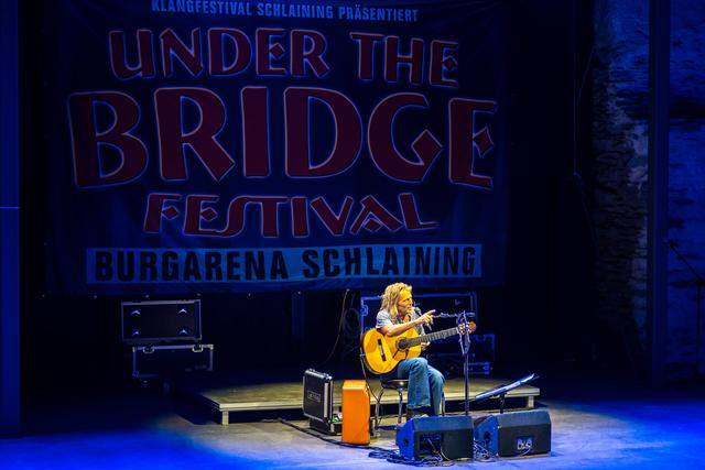 Auftritt des Musikers Hans Söllner beim Under-the-Bridge-Festival 