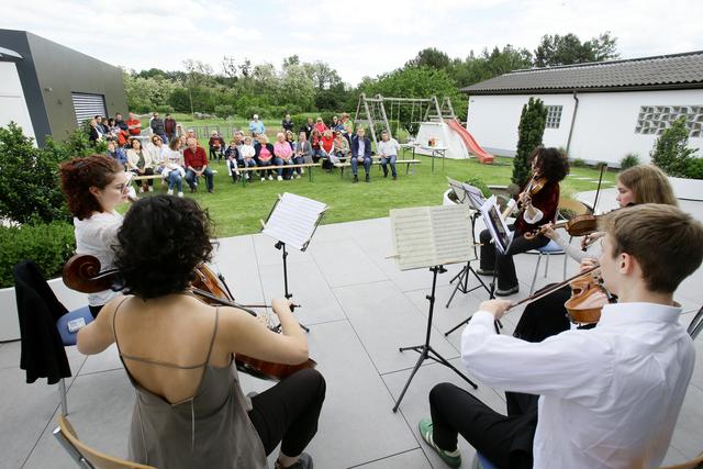 Freiluftkonzert des Streichquintetts Torre 